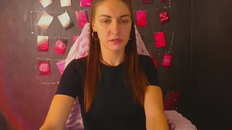 Snapshot of nora_n chatting on 10.24.25 Nora online show from 10.24.25