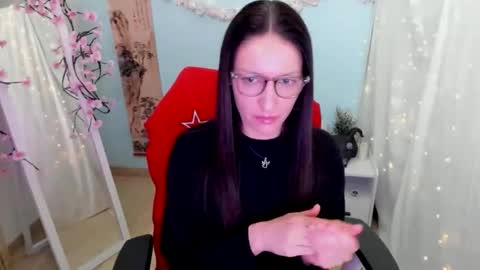 Snapshot of nora_n chatting on 04.05.26 Nora online show from 04.05.26