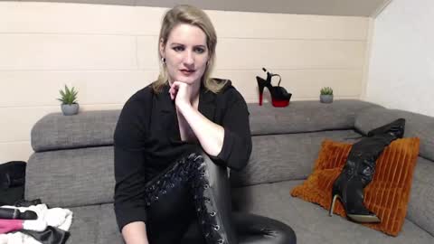 NoraNoxx online show from 04.03.26
