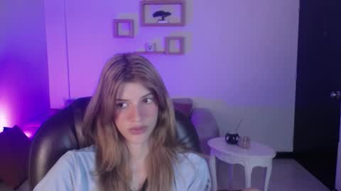 Nora online show from 02.08.25