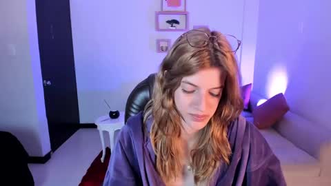 Nora online show from 02.12.25