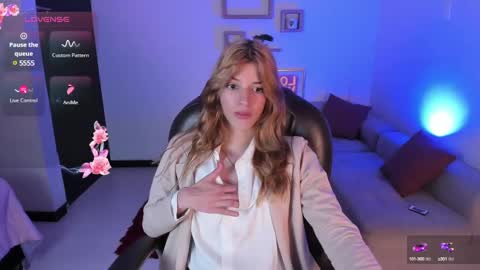 Nora online show from 02.20.25