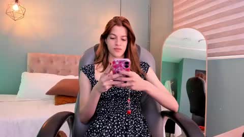 Nora online show from 09.12.25