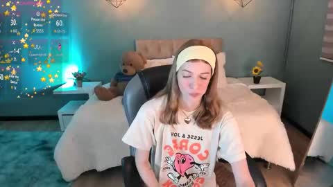 Nora online show from 10.11.25