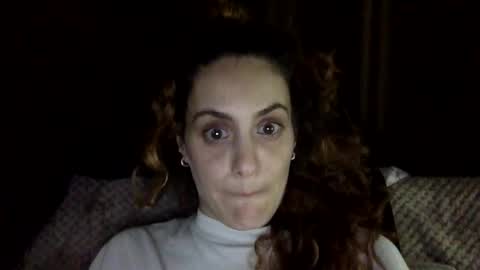 Snapshot of norablues chatting on 11.10.25 norablues online show from 11.10.25