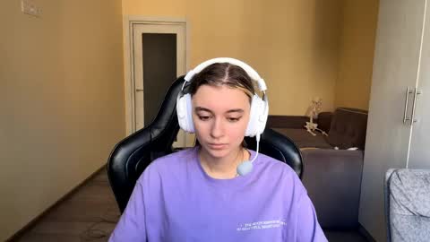 Elena online show from 04.27.26
