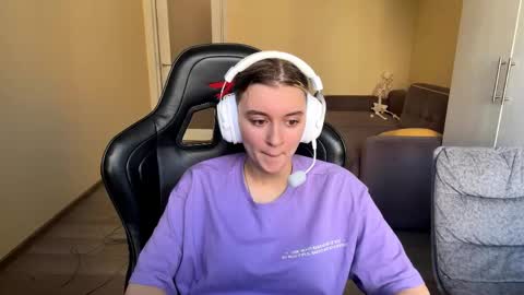 Elena online show from 04.28.26