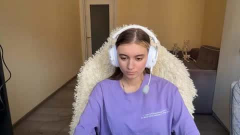 Elena online show from 04.30.26