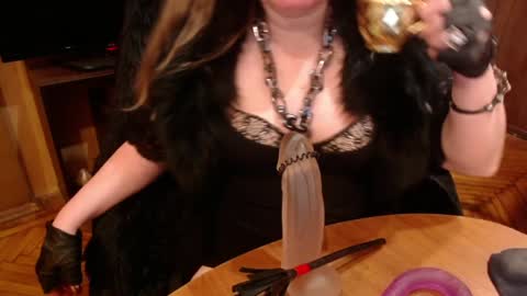 Snapshot of norma_gin chatting on 12.20.24 miss Tress online show from 12.20.24