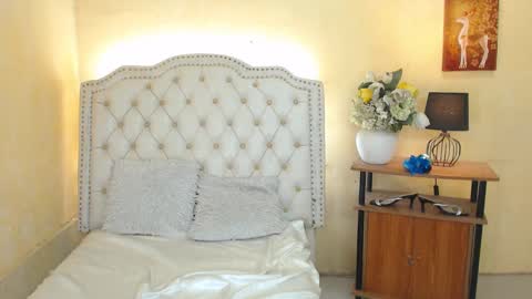 Snapshot of notaestheticallykyline chatting on 12.12.24 Kyline online show from 12.12.24