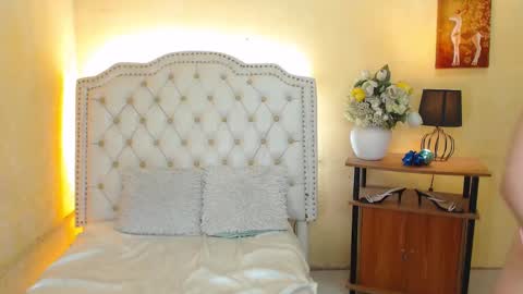 Snapshot of notaestheticallykyline chatting on 12.18.24 Kyline online show from 12.18.24