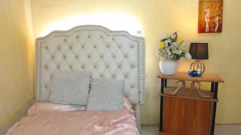 Snapshot of notaestheticallykyline chatting on 12.24.24 Kyline online show from 12.24.24