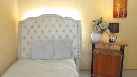 Snapshot of notaestheticallykyline chatting on 12.30.24 Kyline online show from 12.30.24