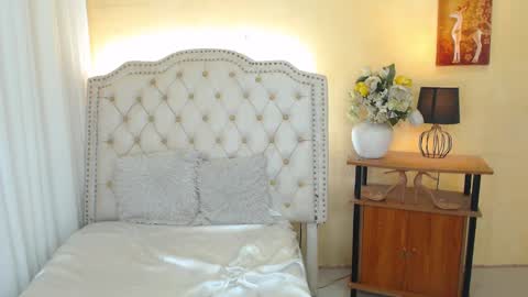 Snapshot of notaestheticallykyline chatting on 01.03.25 Kyline online show from 01.03.25