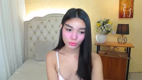 Snapshot of notaestheticallykyline chatting on 01.05.25 Kyline online show from 01.05.25