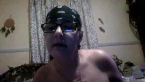 Snapshot of nothingbutthongs chatting on 12.19.25 nothingbutthongs online show from 12.19.25