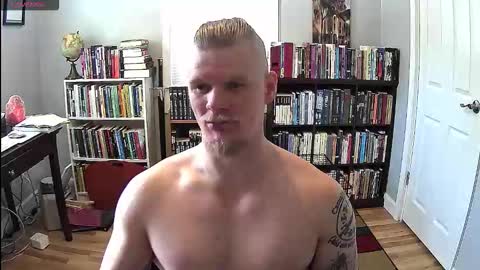 Snapshot of notsureaboutthislol chatting on 11.05.25 Embarrassed Naked online show from 11.05.25