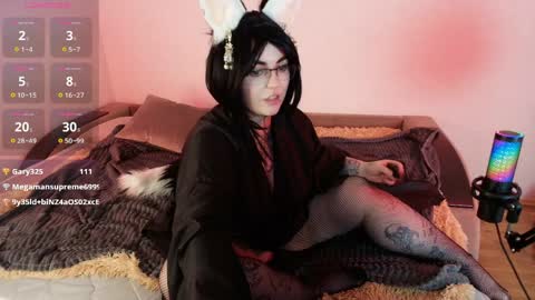 Snapshot of nouvelle_start chatting on 04.10.26 OriMyers online show from 04.10.26