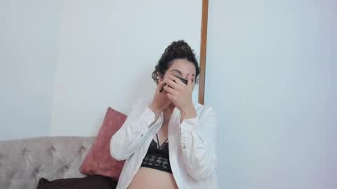 Snapshot of nova__gv chatting on 09.29.25 nova__gv online show from 09.29.25