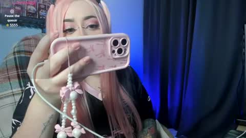 Snapshot of nova_gara chatting on 07.21.26 s online show from 07.21.26