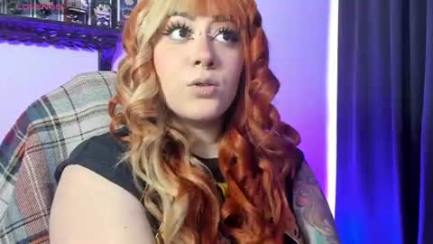 Snapshot of nova_gara chatting on 07.24.26 s online show from 07.24.26