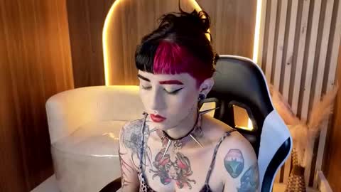 Snapshot of nova_kitty_tx chatting on 12.05.25 Live 1500am 2100pm online show from 12.05.25