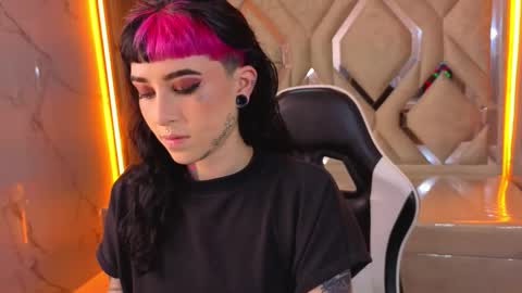 Snapshot of nova_kitty_tx chatting on 12.14.25 Live 1500am 2100pm online show from 12.14.25