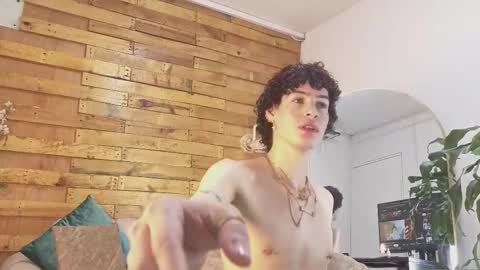 Nova Salvatore online show from 12.20.25