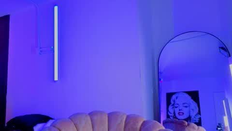 Nova Salvatore online show from 03.18.26