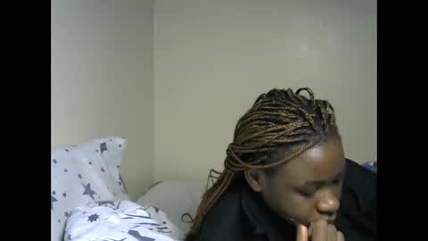 Snapshot of novaah chatting on 09.19.25 novaah online show from 09.19.25