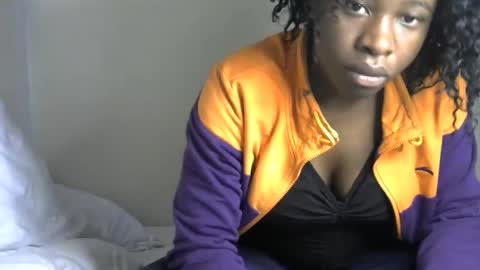 Snapshot of novaah chatting on 10.12.25 novaah online show from 10.12.25