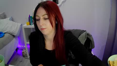 Snapshot of novahh_syxxx chatting on 12.06.24 novahh_syxxx online show from 12.06.24