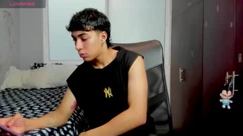 Snapshot of noxx_stark chatting on 12.16.25 Noxx online show from 12.16.25