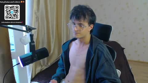 Snapshot of nuar_x chatting on 03.27.26 Nuar X online show from 03.27.26