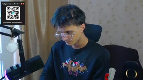 Snapshot of nuar_x chatting on 04.04.26 Nuar X online show from 04.04.26