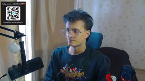 Snapshot of nuar_x chatting on 04.05.26 Nuar X online show from 04.05.26