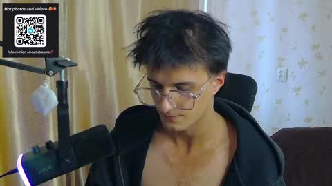 Snapshot of nuar_x chatting on 04.13.26 Nuar X online show from 04.13.26