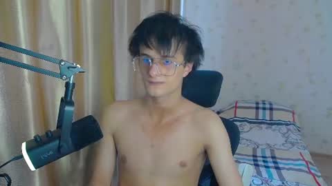 Snapshot of nuar_x chatting on 06.19.26 Nuar X online show from 06.19.26