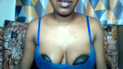 Snapshot of nubian_queen1033 chatting on 09.30.25 happie online show from 09.30.25