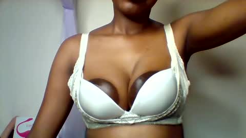 Snapshot of nubian_queen1033 chatting on 01.15.26 happie online show from 01.15.26