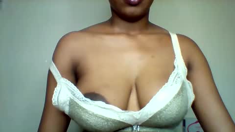 Snapshot of nubian_queen1033 chatting on 01.18.26 happie online show from 01.18.26