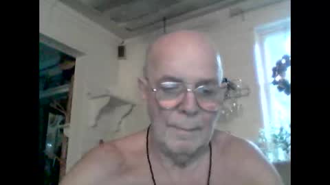 Snapshot of nudistjavist chatting on 12.16.25 Haky online show from 12.16.25