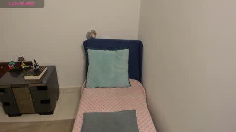 nuit_rose online show from 10.15.25