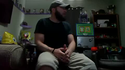 Snapshot of number1dad_ chatting on 11.01.25 Awwwww Hey Sweetie Pies. Welcome To The Sweetie Pie Lounge. Enjoy The Dad-Cast. SweetCorny Fun-loving Dad Talk. online show from 11.01.25