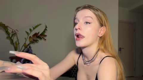 nura_foxx online show from 02.18.26