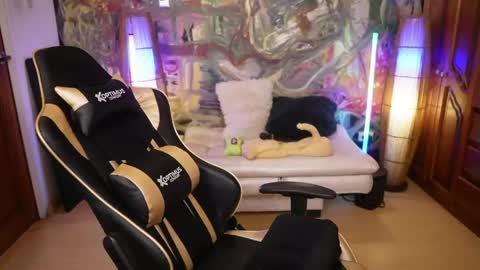 Snapshot of nurse_squirt chatting on 05.10.26 Claudia online show from 05.10.26
