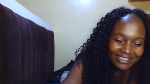 Snapshot of nutgal_ chatting on 10.10.25 nutgal online show from 10.10.25