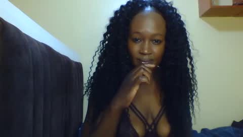 Snapshot of nutgal_ chatting on 10.15.25 nutgal online show from 10.15.25