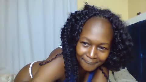 Snapshot of nutgal_ chatting on 11.01.25 nutgal online show from 11.01.25