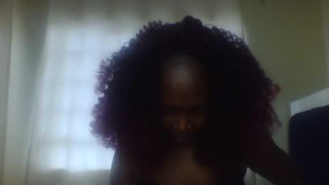 Snapshot of nutgal_ chatting on 11.09.25 nutgal online show from 11.09.25